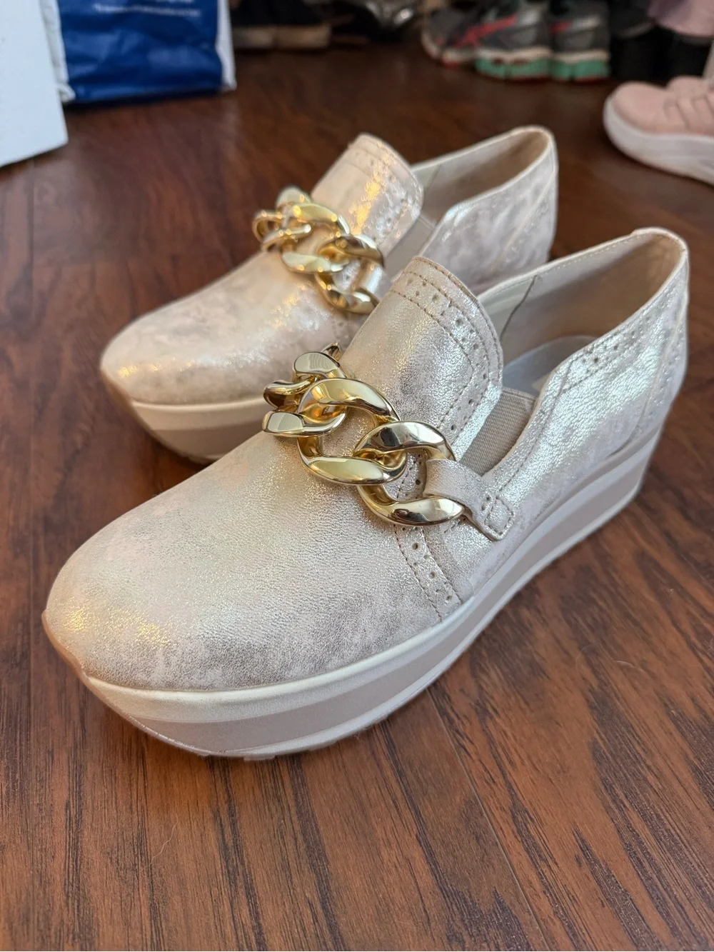 Dolce Vita Jhenee Platform Loafer in Light Gold with Gold Chain